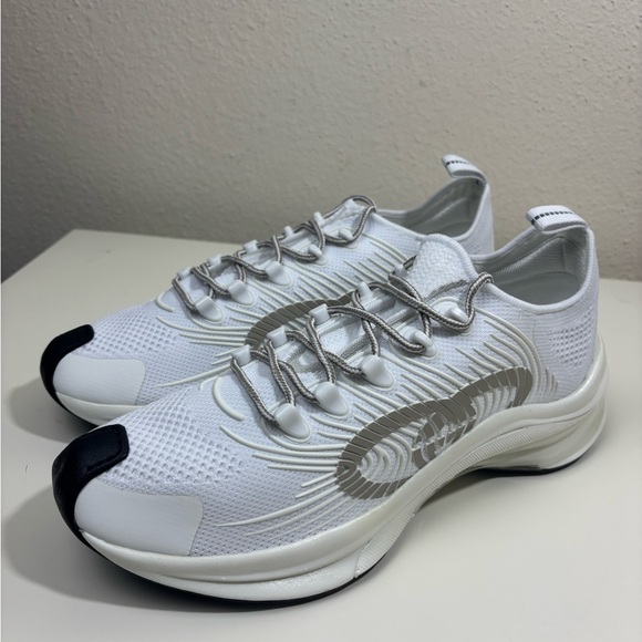 Gucci Ultralight Low Top Sneakers - Picture 1 of 9